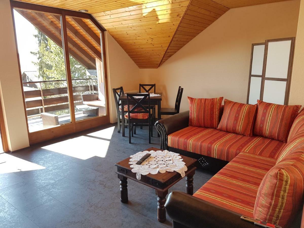 Haus Bella Lägenhet Löffingen Exteriör bild